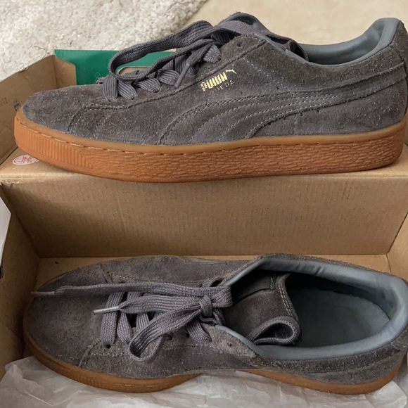 Suede pumas! - Picture 2 of 4